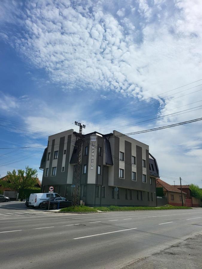 Garni Hotel Imperium 수보티차 외부 사진