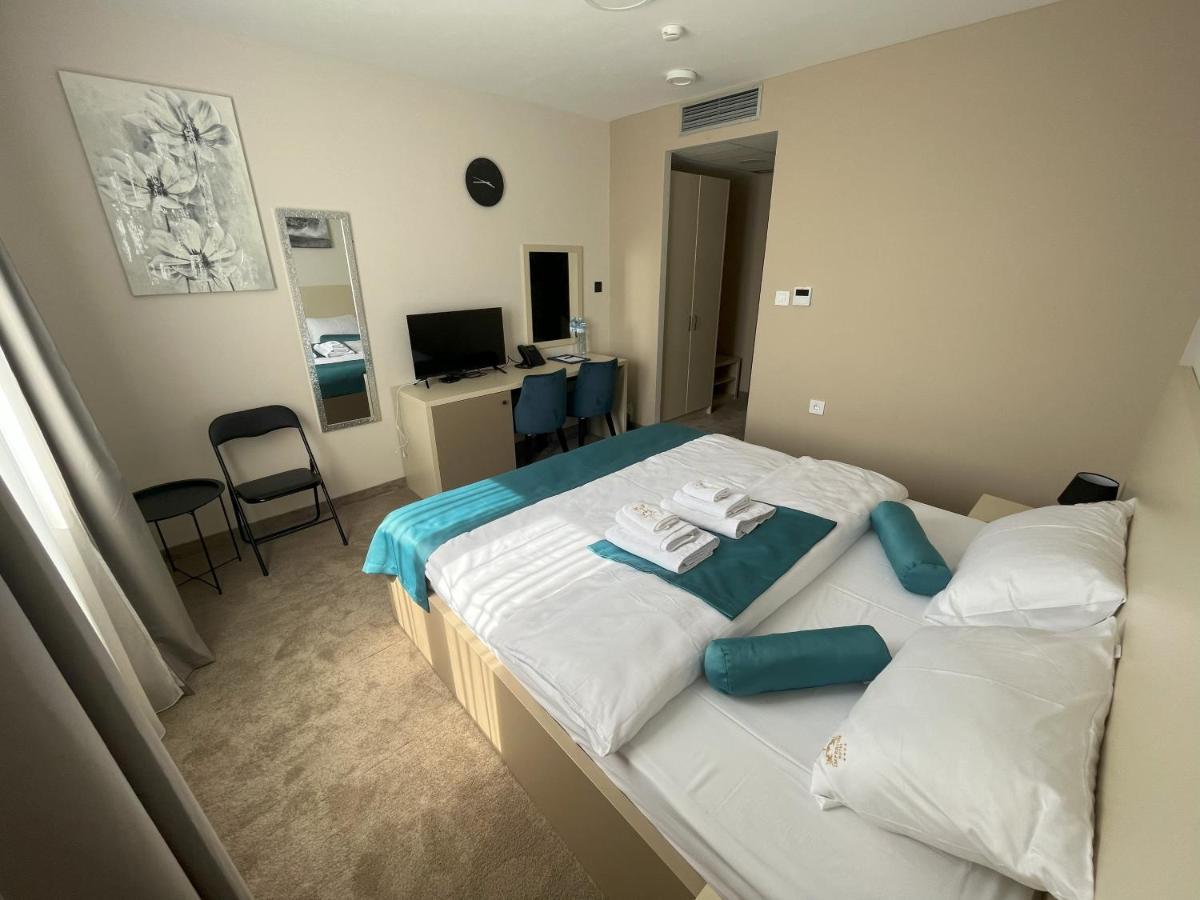 Garni Hotel Imperium 수보티차 외부 사진