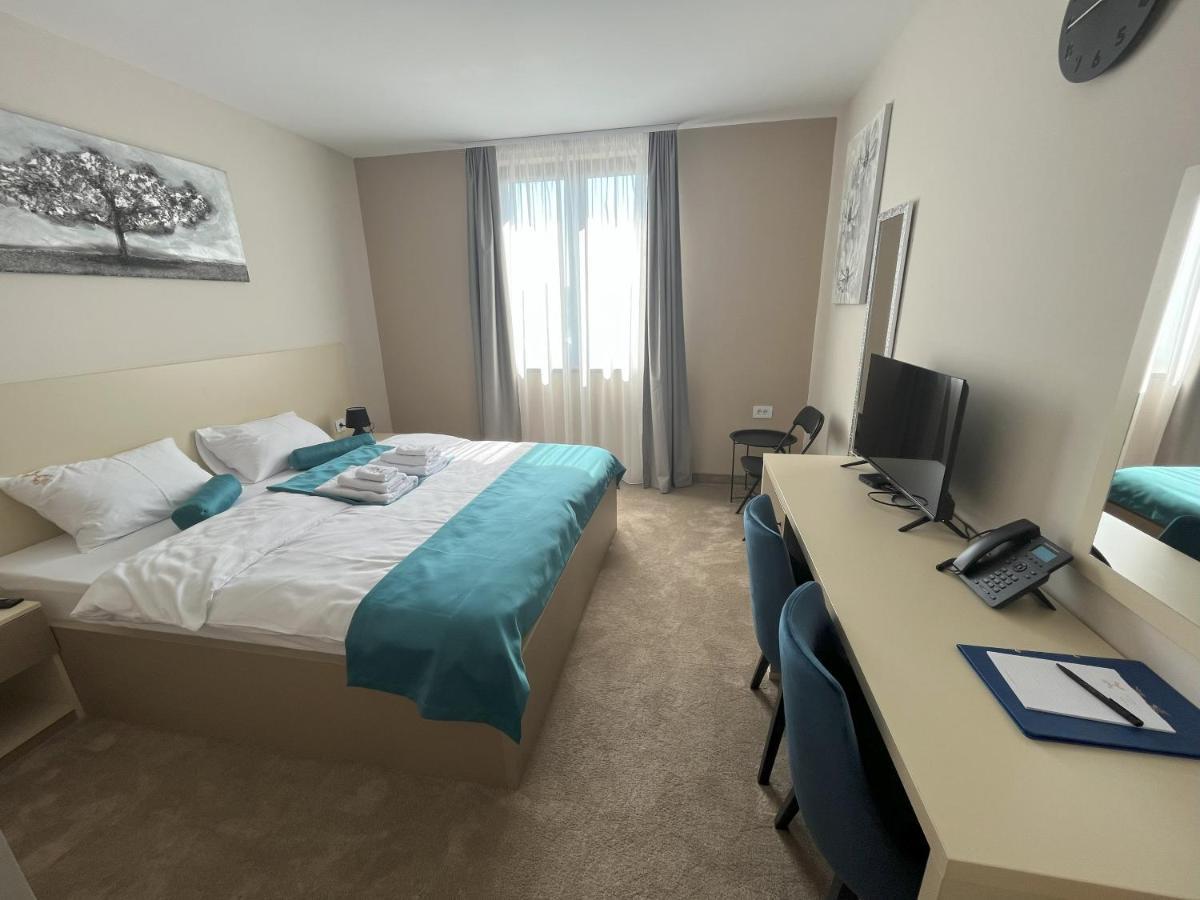 Garni Hotel Imperium 수보티차 외부 사진