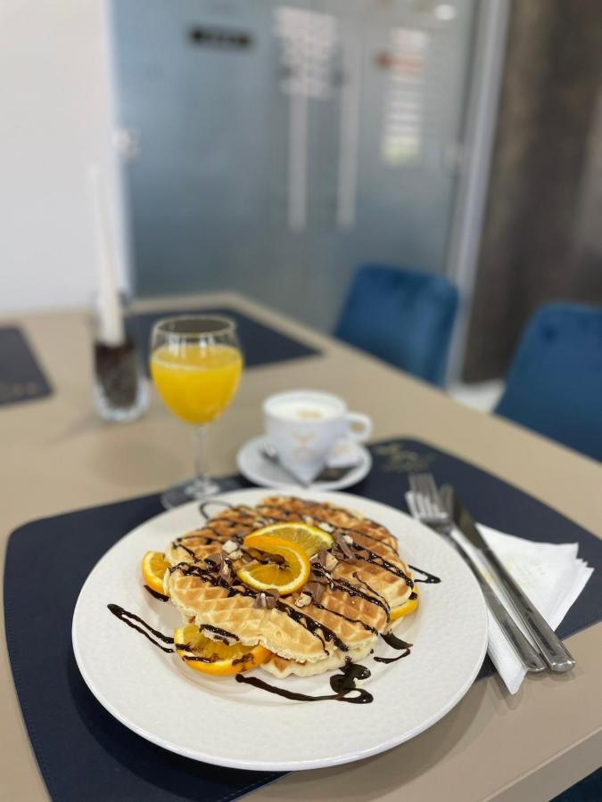 Garni Hotel Imperium 수보티차 외부 사진